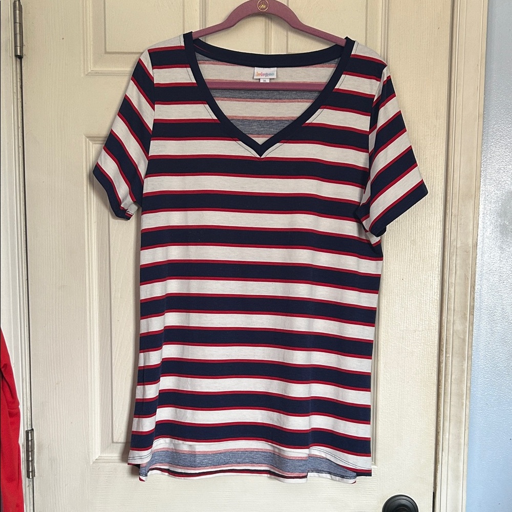 Lularoe Americana color-way v neck short sleeve T-SHIRT size XL